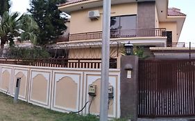 Swiss Cottage Executive Guest House Islamabad Exterior photo