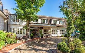 Courtyard By Marriott Hamburg Airport Hotel Exterior photo