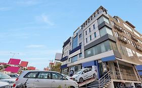 Super Capital O Rudra Grand Near Kondapur X Road Hotel Exterior photo