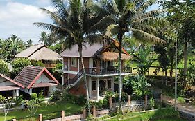 Novia Guest House Lombok-Tetebatu Exterior photo