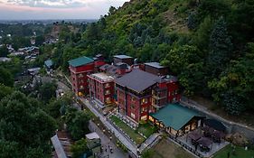 Golden Tulip Srinagar Hotel Exterior photo