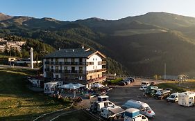 Chalet Des Alpes Hotel Gressan Exterior photo