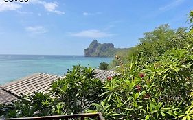 Phi Phi Cozy Seafront Resort Exterior photo