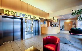 Enjoy Hotel Am Studio Berlijn Exterior photo