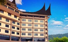 Kyriad Bumiminang Hotel Padang  Exterior photo