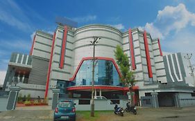 Capital O Kovilakam Residency Hotel Thrissur Exterior photo