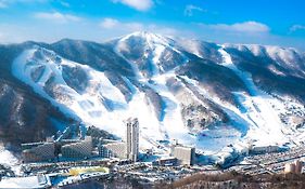 Phoenix Pyeongchang Resort Exterior photo