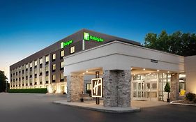 Holiday Inn Cleveland-Mayfield, An Ihg Hotel Exterior photo