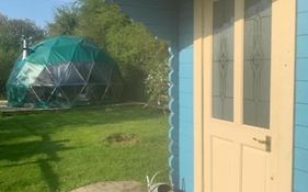 Ceridwen Glamping, double decker bus&Yurts Hotel Llandysul Exterior photo