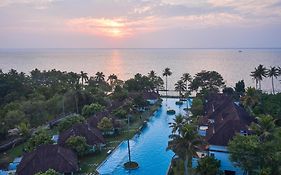 Rhythm Kumarakom Hotel Exterior photo