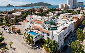 Quality Inn Mazatlán Exterior photo