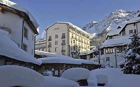 Hotel Schweizerhof Lenzerheide Exterior photo