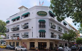 The Jesselton Hotel Kota Kinabalu Exterior photo