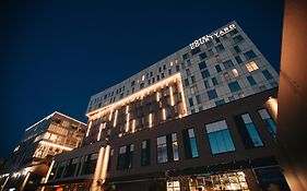 Courtyard By Marriott Montreal Brossard Hotel Exterior photo