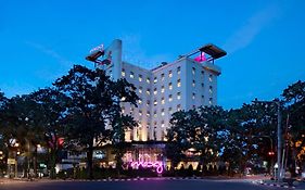 Moxy Bandung Hotel Exterior photo