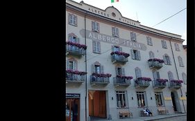 Albergo Italia Varallo Exterior photo