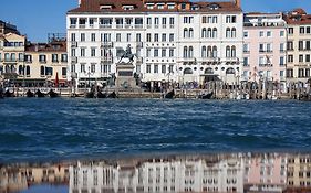 Londra Palace Venezia Hotel Exterior photo