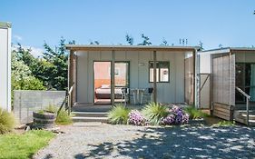 Martinborough Top 10 Holiday Park Hotel Exterior photo