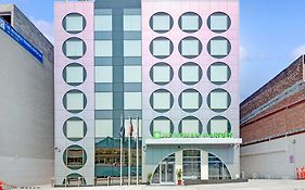 Wyndham Garden Brooklyn Sunset Park Hotel New York Exterior photo