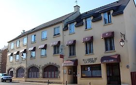 A L'Oree De La Foret Hotel Campénéac Exterior photo