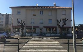 Le Logis Dauphinois Hotel Roussillon  Exterior photo