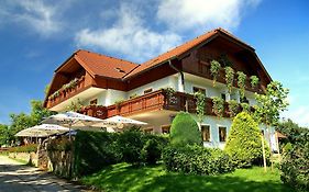 Landgasthof Spitzerwirt Hotel Sankt Georgen im Attergau Exterior photo