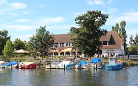 Gasthaus Zur Faehre Hotel Greifswald Exterior photo