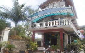 Gold Star Hotel Nyaung Shwe Exterior photo