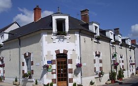 Les Glycines Bed and Breakfast Plaimpied-Givaudins Exterior photo