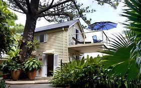 Port Douglas Cottage & Lodge Room photo