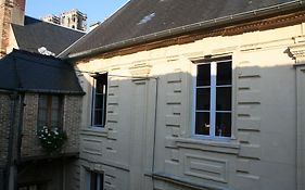 Le Refuge Des Cordeliers Appartement Laon Exterior photo