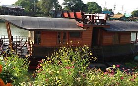 Ayothaya Riverside House Hotel Phra Nakhon Si Ayutthaya Exterior photo