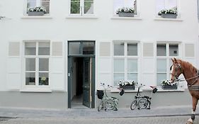 B&B Alphabet - Luxury Guesthouse And Art Gallery Brugge Exterior photo