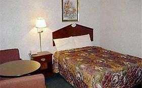 Regency Inn & Suites Greensboro Room photo