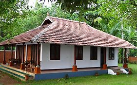 Saro Lake County Hotel Kumarakom Room photo