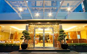 Diamond Hotel Phnom-Penh Exterior photo