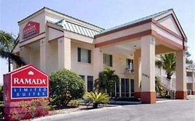 Econo Lodge Inn & Suites Clearwater Exterior photo