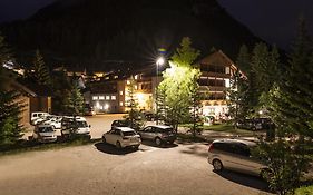 Hotel Casa Alpina - Alpin Haus Sëlva Exterior photo