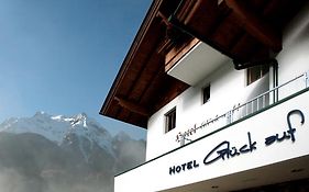 Hotel & Suites Glueck Auf Mayrhofen Exterior photo