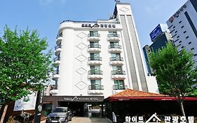 White Tourist Hotel Jeonju Exterior photo