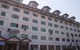 Hotel Pamposh Srīnagar Exterior photo