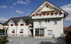 Dezman Apartments & Rooms Kranj Exterior photo