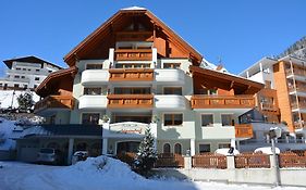 Hotel Garni Alpenhof Ischgl Exterior photo