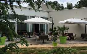 Logis Des Sittelles Hotel Montfort-le-Gesnois Exterior photo