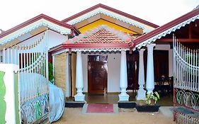 Lakshmi Family Villa Negombo Exterior photo