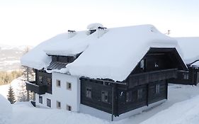 Alpenhaeuser Marcius Aparthotel Sonnenalpe Nassfeld Exterior photo