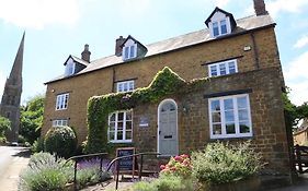 Virginia House Bed & Breakfast Bed and Breakfast Banbury Exterior photo