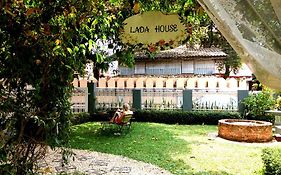 Lada House Bed and Breakfast Lampang Exterior photo