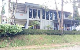 Vila Kenari Villa Lembang Exterior photo