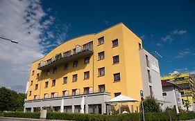 Hotel Roedelheimer Hof - Am Wasserturm Frankfurt am Main Exterior photo